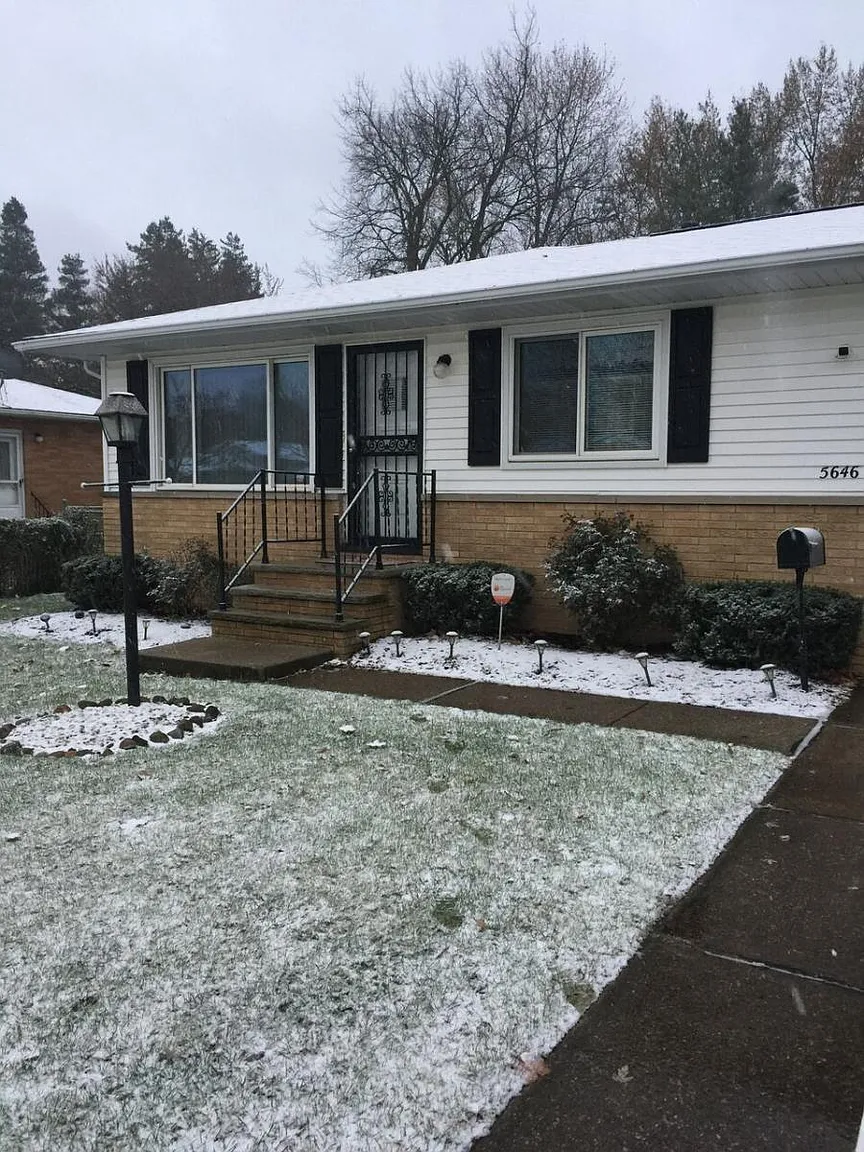 5646 Lori Dr photo 1