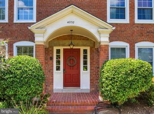 4270 35th St S UNIT B1, Arlington, VA 22206