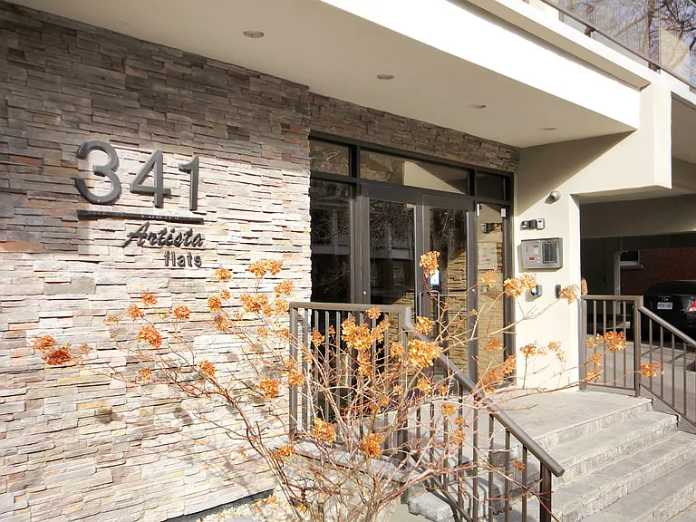 341 Flora St — Photo 10