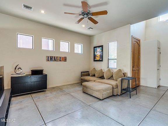 4th image of 3051 N Presidio Park Pl