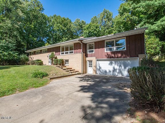 2nd image of 1519 Rolling Hills Dr