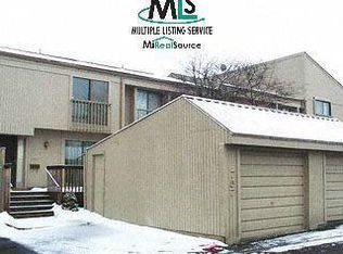 757 Oak Brook Ridge Dr, Rochester, MI 48307