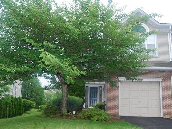 1st image of 81 Honey Locust Ln
