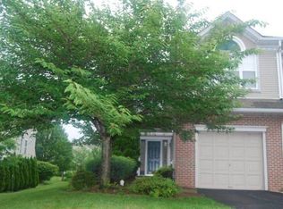 81 Honey Locust Ln, Newtown, PA 18940