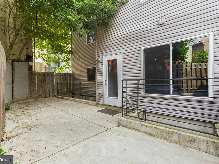 1526 Ridge Ave #1 — Photo 11