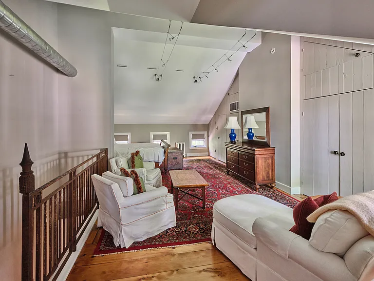 3rd Floor - Primary Suite
