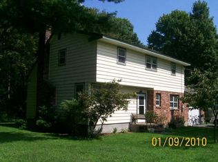 10 Morningside Dr, Latham, NY 12110