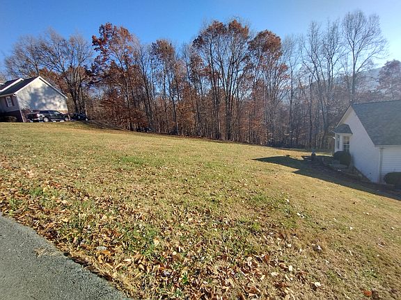 2nd image of Moccasin Hills Dr