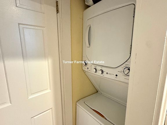 2nd image of 719 Parker St #4R