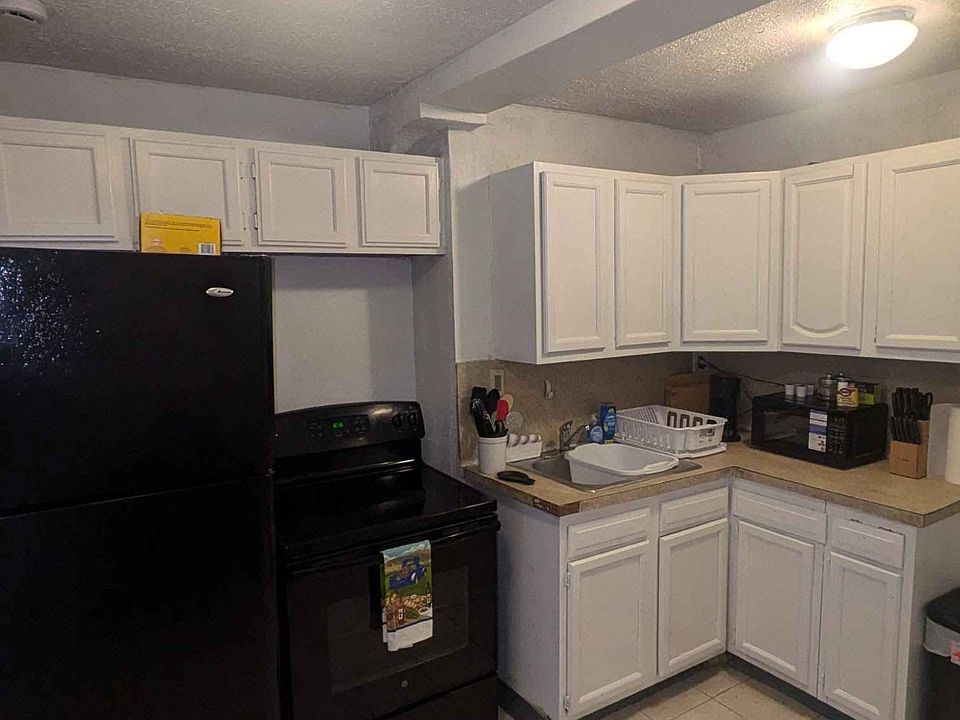 1st image of 1888 Marloes Ave #1