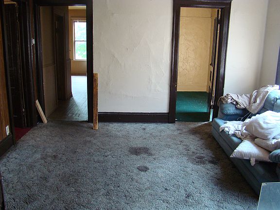 5th image of 3232-3234 N Richards St