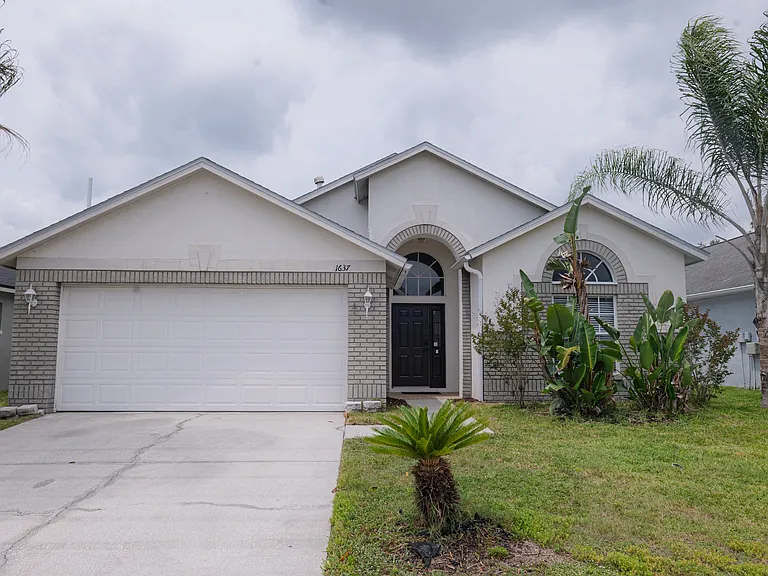 1637 Maximilian Dr — Photo 1