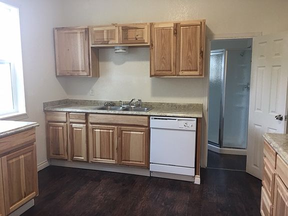 2nd image of 748 SE Jackson St APT 1