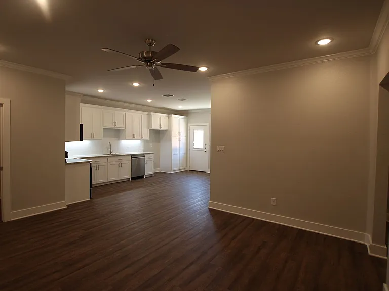 727 Freedom Way — Photo 9