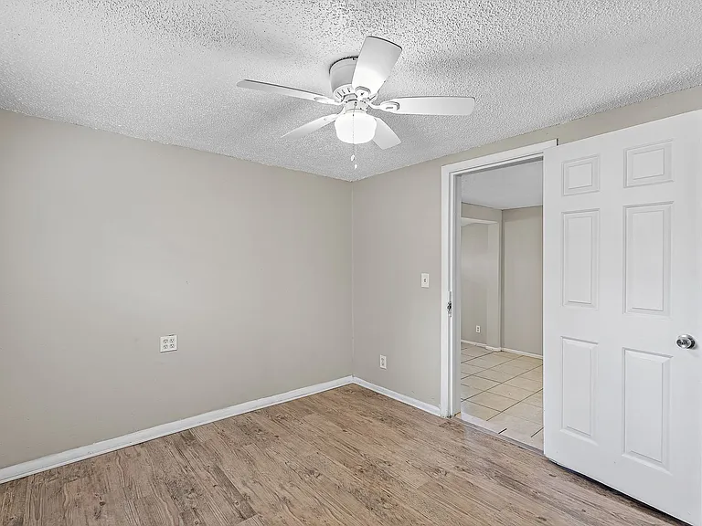 8724 N Tampa St — Photo 19