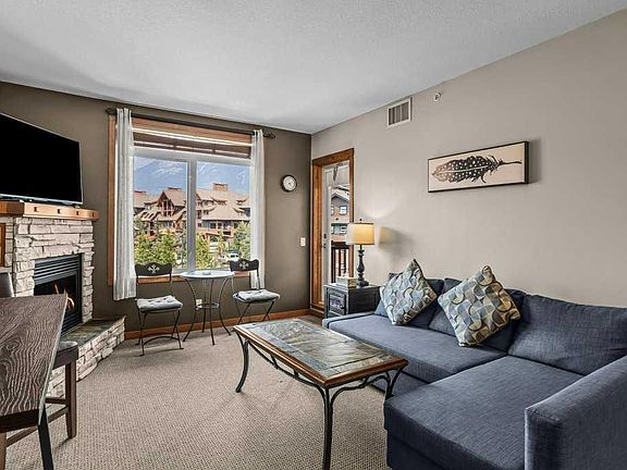 4th image of 190 NE Kananaskis Way #405
