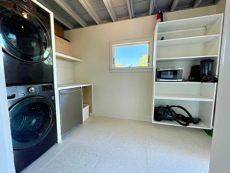 647 Lazy Point Rd — Photo 11