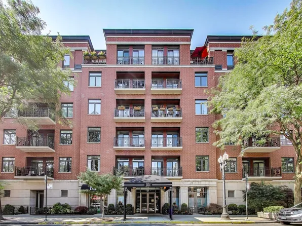 1414 N Wells St APT 405, Chicago, IL 60610