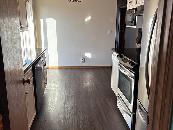 5th image of 575 NE Harvest Dr