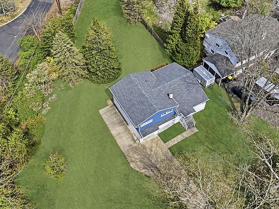 2nd image of 28 Green Ridge Rd