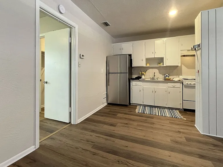 815 E Fort King St — Photo 14