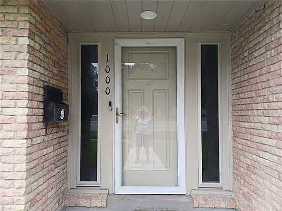 3rd image of 1000 Bonnabel Blvd