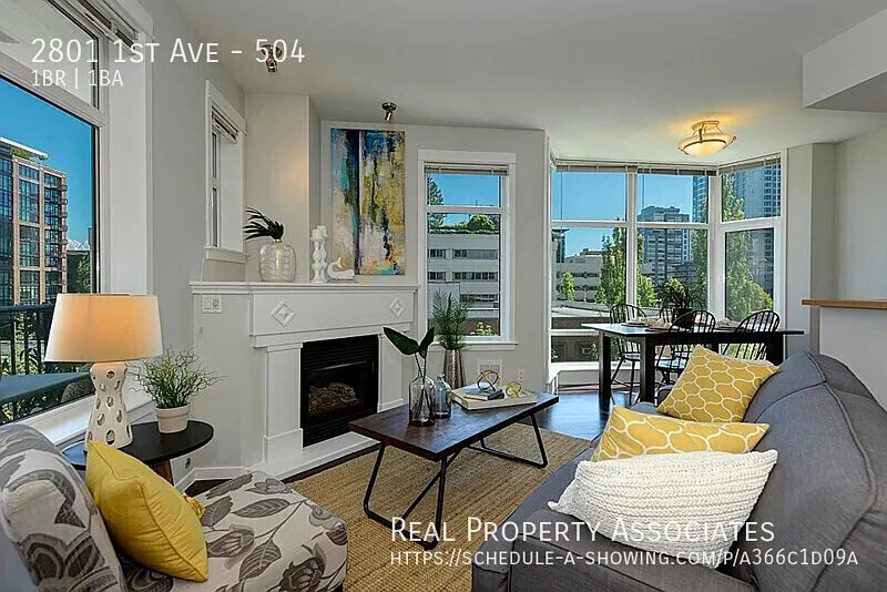 Amazing 1 Bedroom 1 Bath Corner Condo In Seattle * Garage Parking Available* — Photo 2