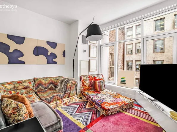 5 East 44th Street image 9 of 18