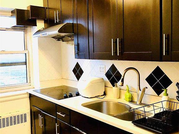 3rd image of 44-69 Kissena Blvd APT 3L