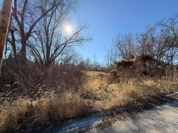 506 E Jackson St, Marshall, MO 65340