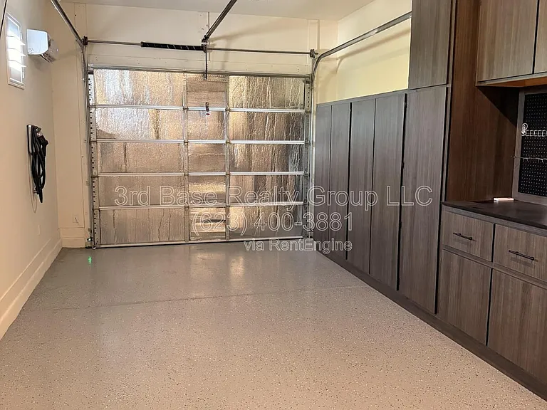 20363 W Sells Dr — Photo 15