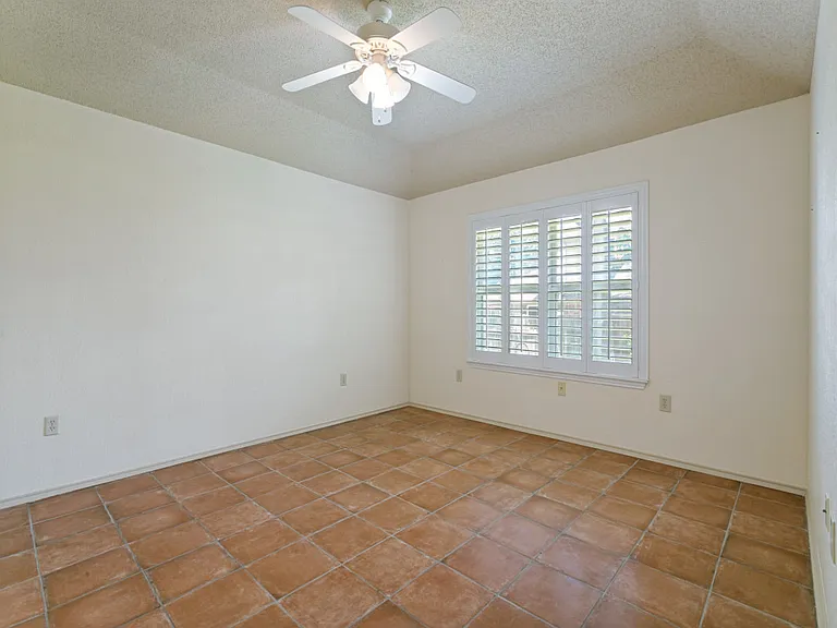 1515 Laguna Vista Way — Photo 6