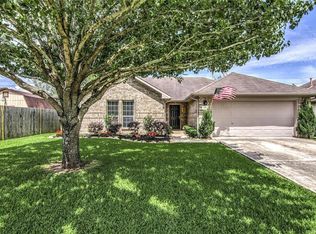 200 Green Isle Ave, Dickinson, TX 77539