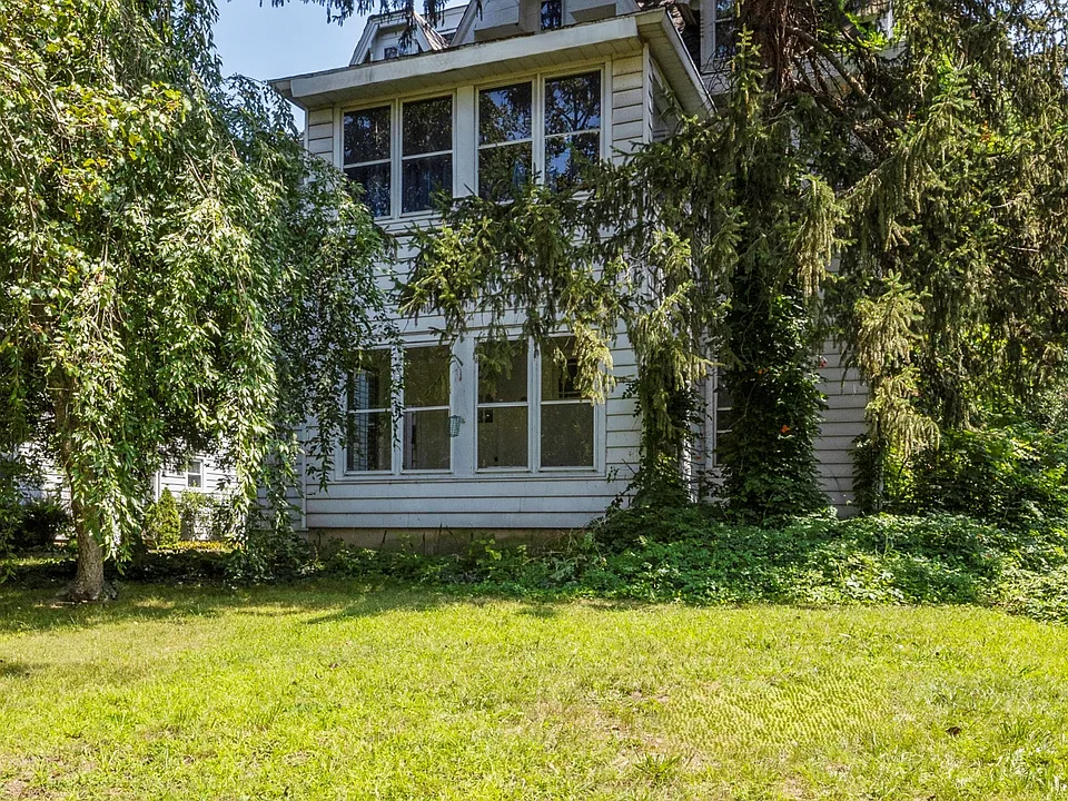 34-36 S Woodland Ave #34