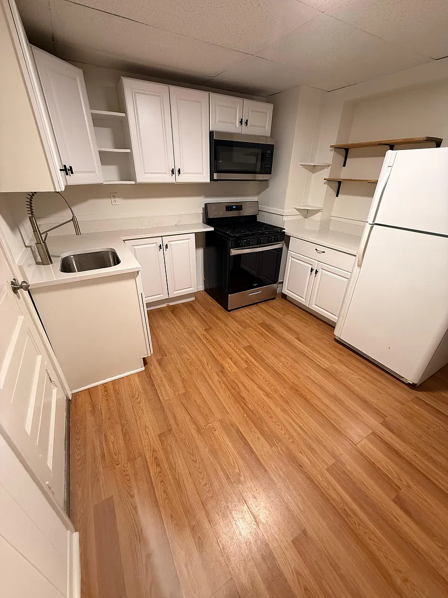 Building Photo - 119 Pleasant St #2