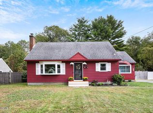 122 Maple Grove Dr, Pittsfield, MA 01201