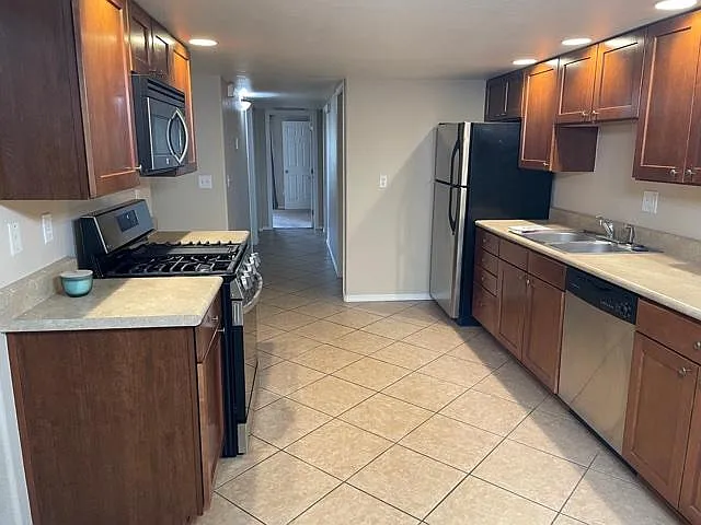 1001 E Goodwin St #104 — Photo 10