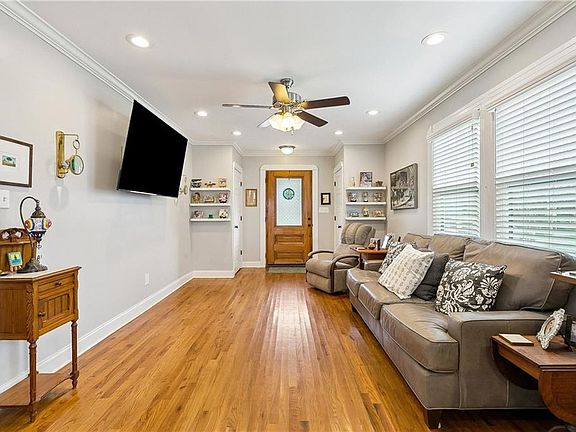 5th image of 236 Angela St