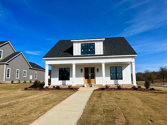 2nd image of 2969 Rosewood Drive