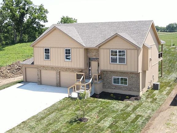 2nd image of 2501 Windmill Dr
