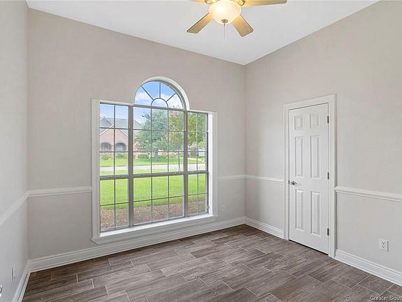 5th image of 4931 Westridge Park W