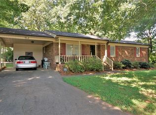 7246 Reynolda Rd, Pfafftown, NC 27040