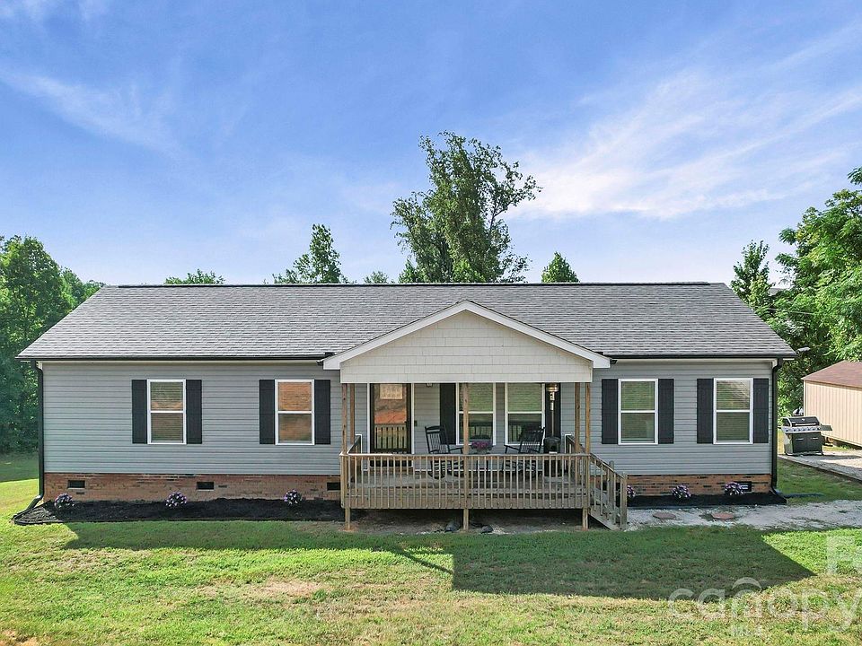 1st image of 360 Sparkleberry Ln