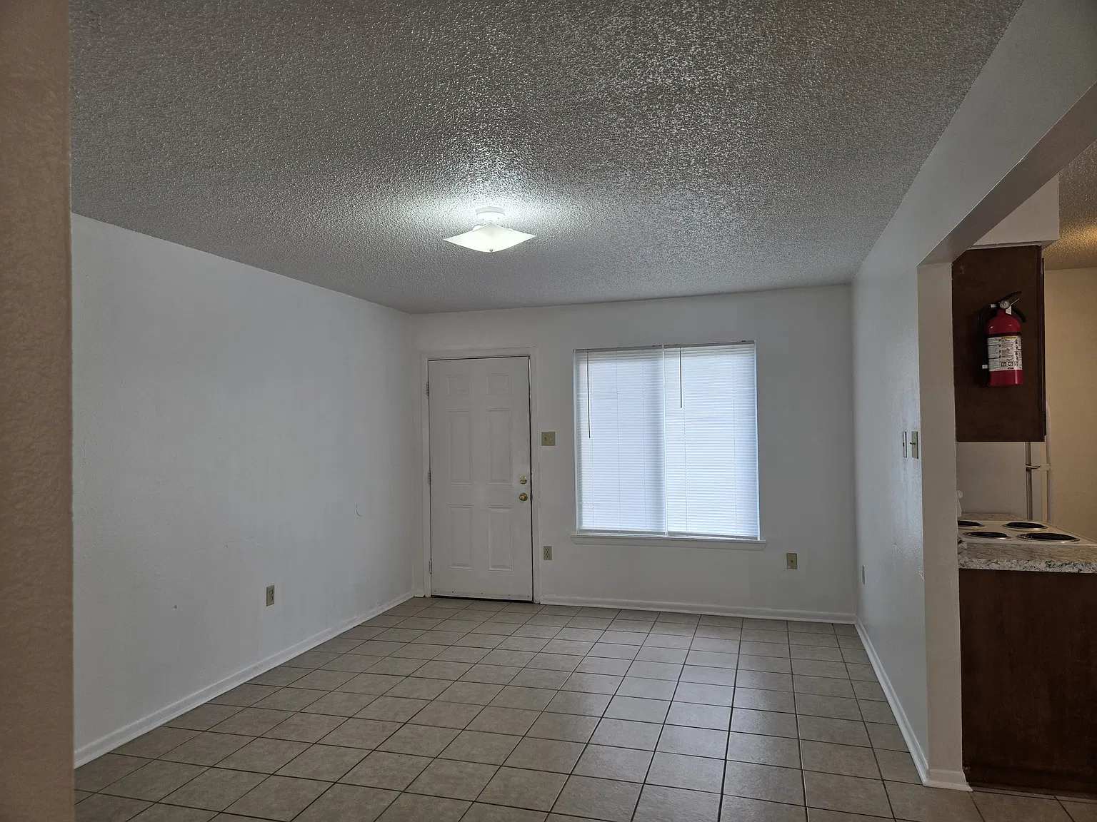 100 Melrose Dr #1 - 1 — Photo 3
