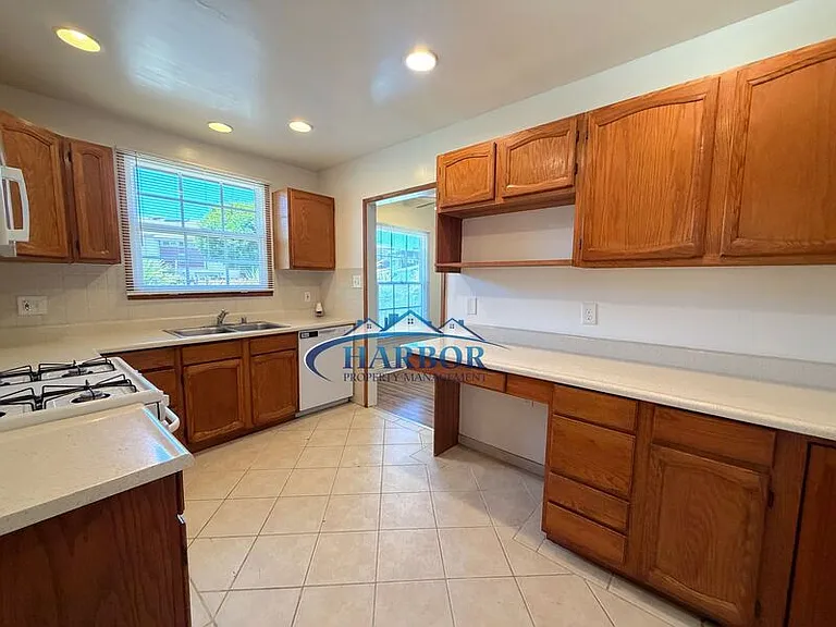 1650 Park Ave #1650 — Photo 9