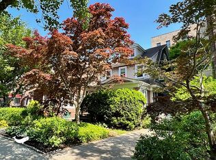 109-24 Park Ln S #2, Richmond Hill, NY 11418