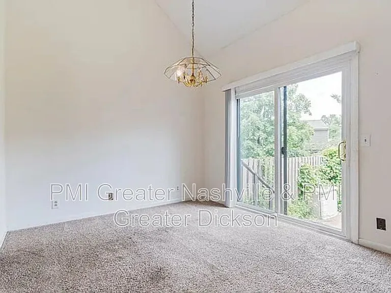 717 Barlin Ct — Photo 18
