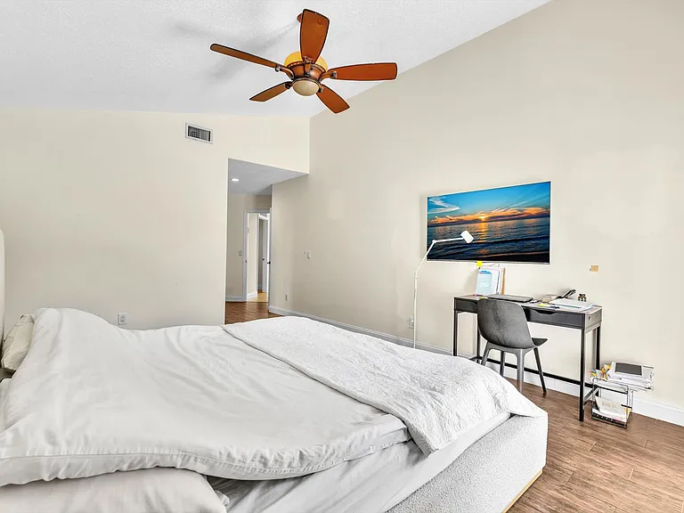 10310 Santiago St — Photo 13