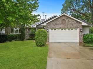 209 New Forest Rd SW, Poplar Grove, IL 61065