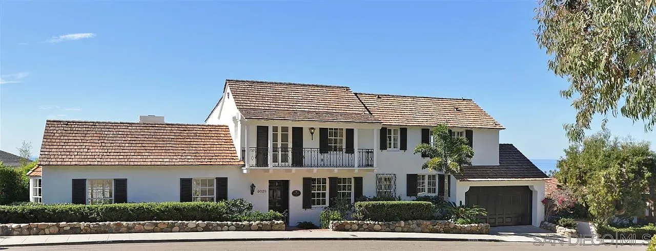 4 bed, 4.5 bath, 4181 sqft, $16,000 — Photo 4